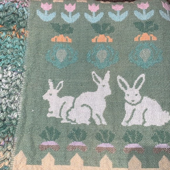 Gently LovedVintage Green and White Bunny Pattern Throw Blanket by Wilton Court - Picture 5 of 6